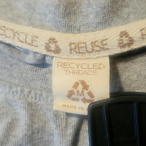 Recycled Threads • Bee Cropped Tee • Medium - Picture 2 of 5